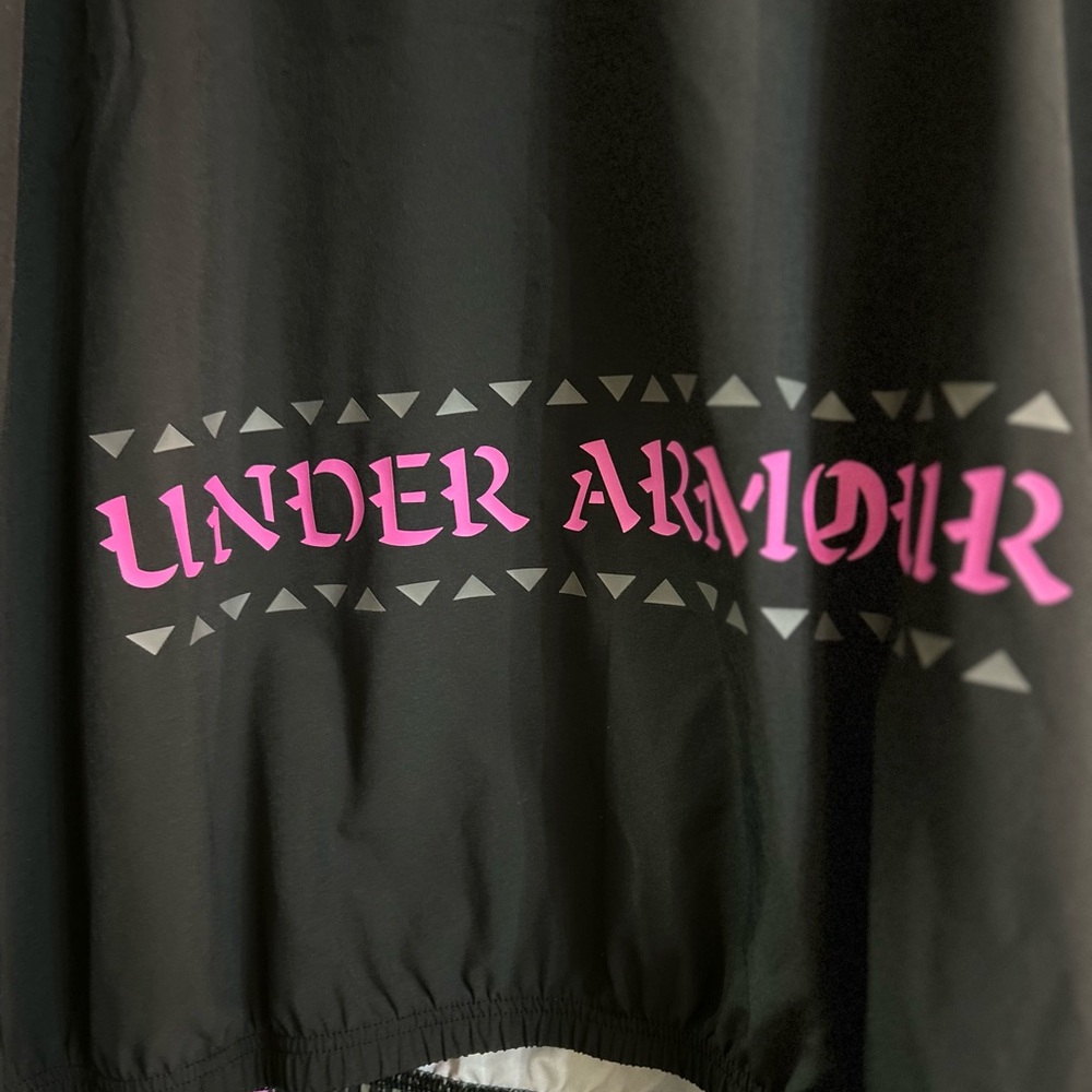 Under Armour Black Tracksuit Set with Graphic Accents - Picture 8 of 10